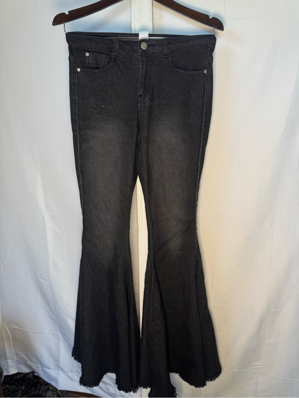 VENUS Black High-Rise Flare Jeans with Raw Hem